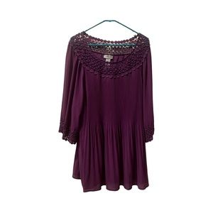 Women’s Plus size 2X 22/24 purple shirt with lace neckline and 3/4 sleeves.